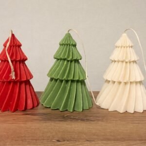Yılbaşı Çam Ağacı Şeklinde Dekoratif Mum – El Yapımı, Kokulu/Kokusuz, Renkli Yeni Yıl Süsü