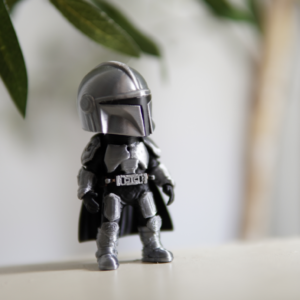 Chibi Mandalorian figürü